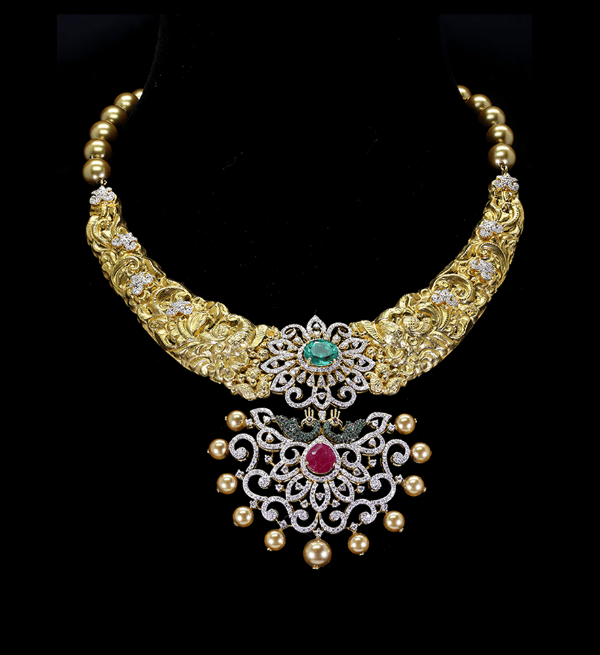 Glittering diamond necklace designed by Khwaahish Diamond Jewellery