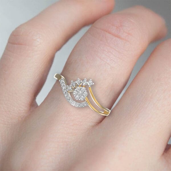 Human wearing the Pulchritudinous Princess Diamond Ring